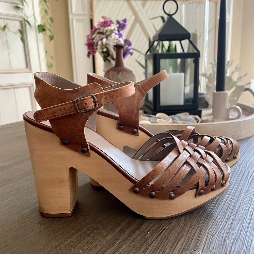 Hinge Leather Platform Sandals - image 1
